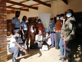 Members of ERAM with law enforcement